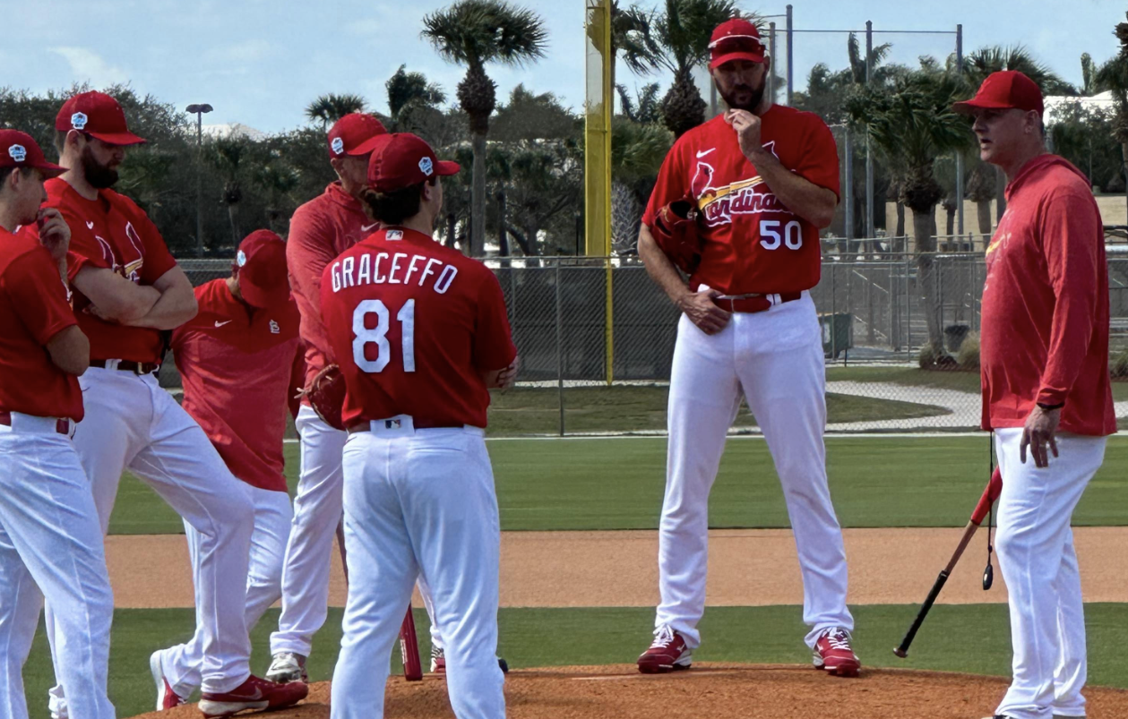 Cardinals pitchers and catchers go through first full work-out