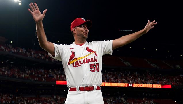 Adam Wainwright completes long journey to 200 career wins with 1-0 victory  over Brewers - News from Rob Rains